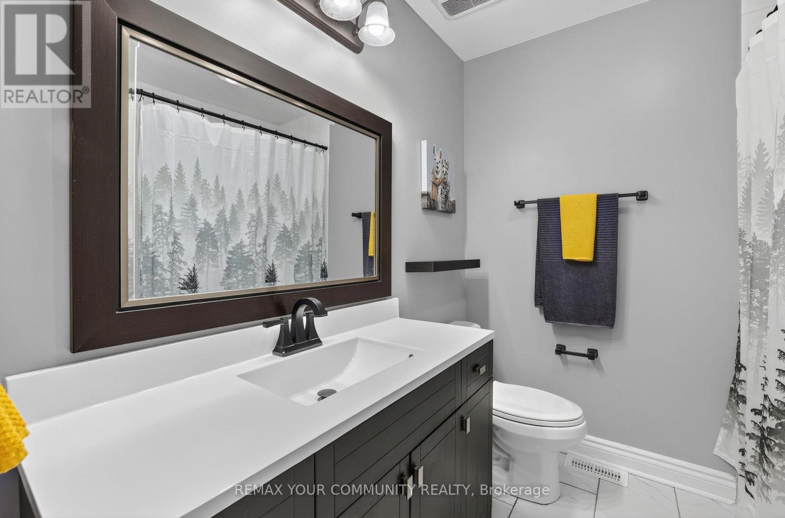 70 Natale Court, Bradford West Gwillimbury, Ontario  L3Z 3B1 - Photo 33 - N12981180