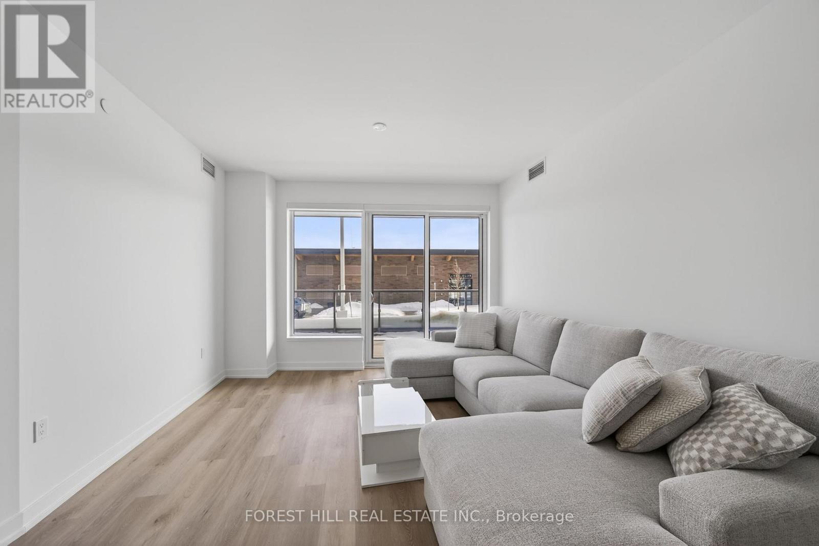 131 - 333 Sunseeker Avenue, Innisfil, Ontario  L9S 0R9 - Photo 10 - N12981284