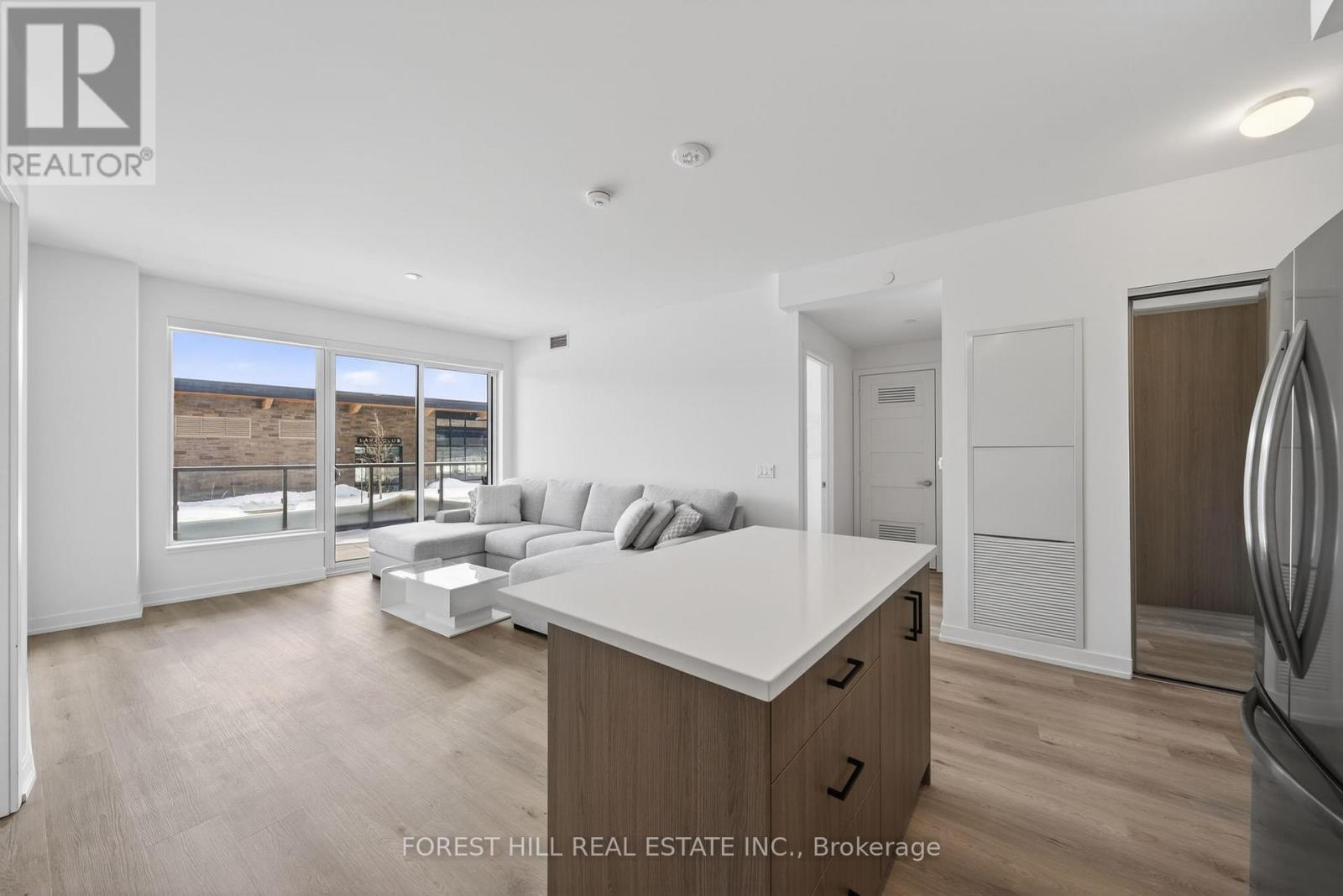 131 - 333 Sunseeker Avenue, Innisfil, Ontario  L9S 0R9 - Photo 6 - N12981284