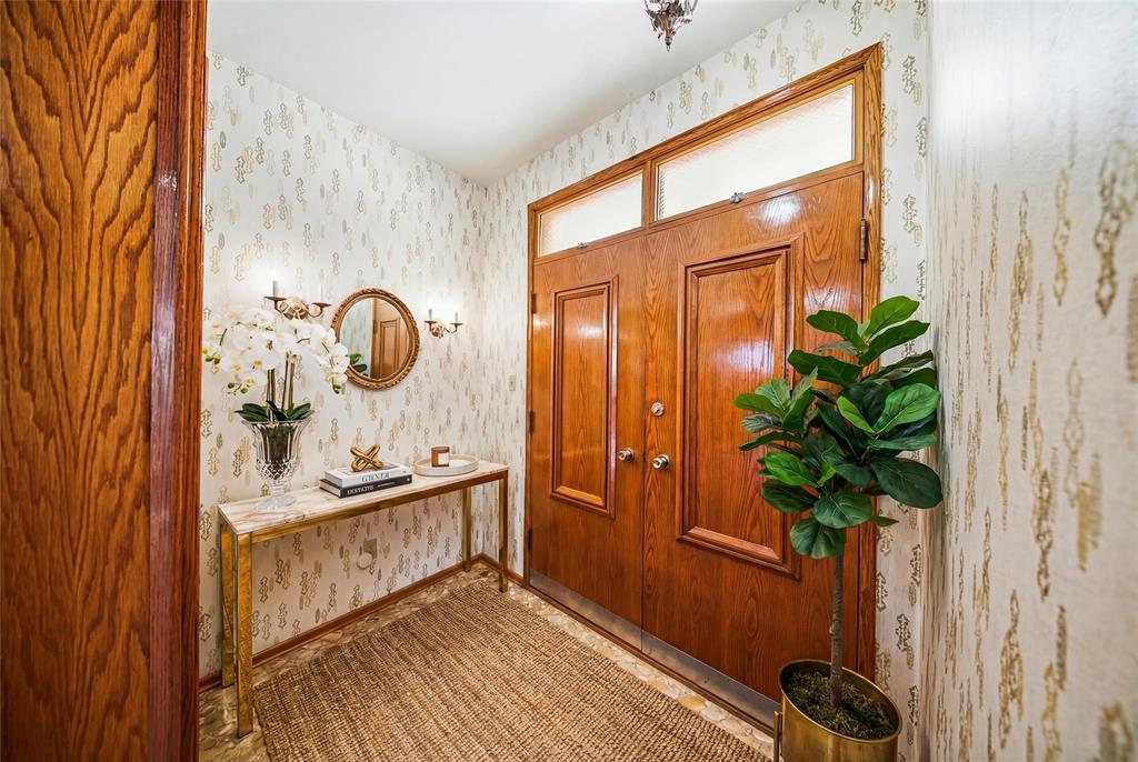 59 Roselawn Bay, Winnipeg, Manitoba  R2G 1W5 - Photo 3 - 202606857