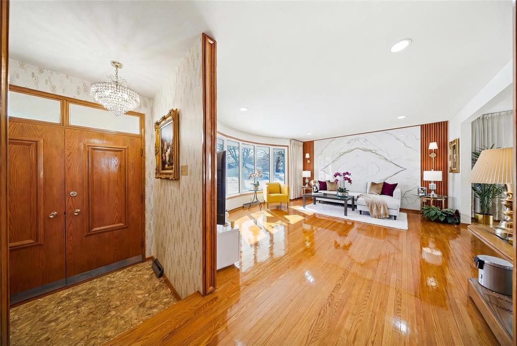 59 Roselawn Bay, Winnipeg, Manitoba  R2G 1W5 - Photo 4 - 202606857