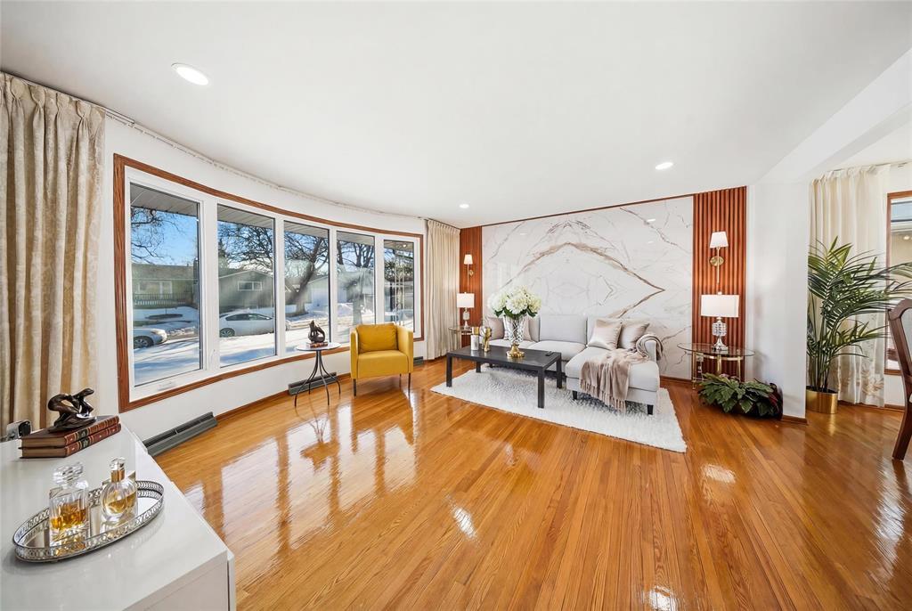 59 Roselawn Bay, Winnipeg, Manitoba  R2G 1W5 - Photo 5 - 202606857