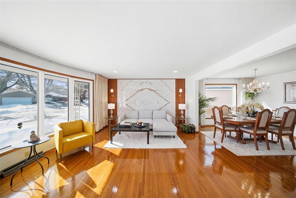 59 Roselawn Bay, Winnipeg, Manitoba  R2G 1W5 - Photo 6 - 202606857