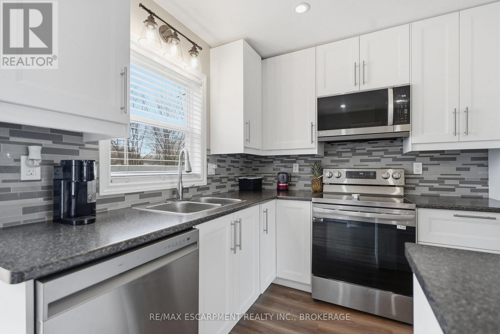 3148 Jewell Avenue, Fort Erie, Ontario  L0S 1N0 - Photo 13 - X12981210