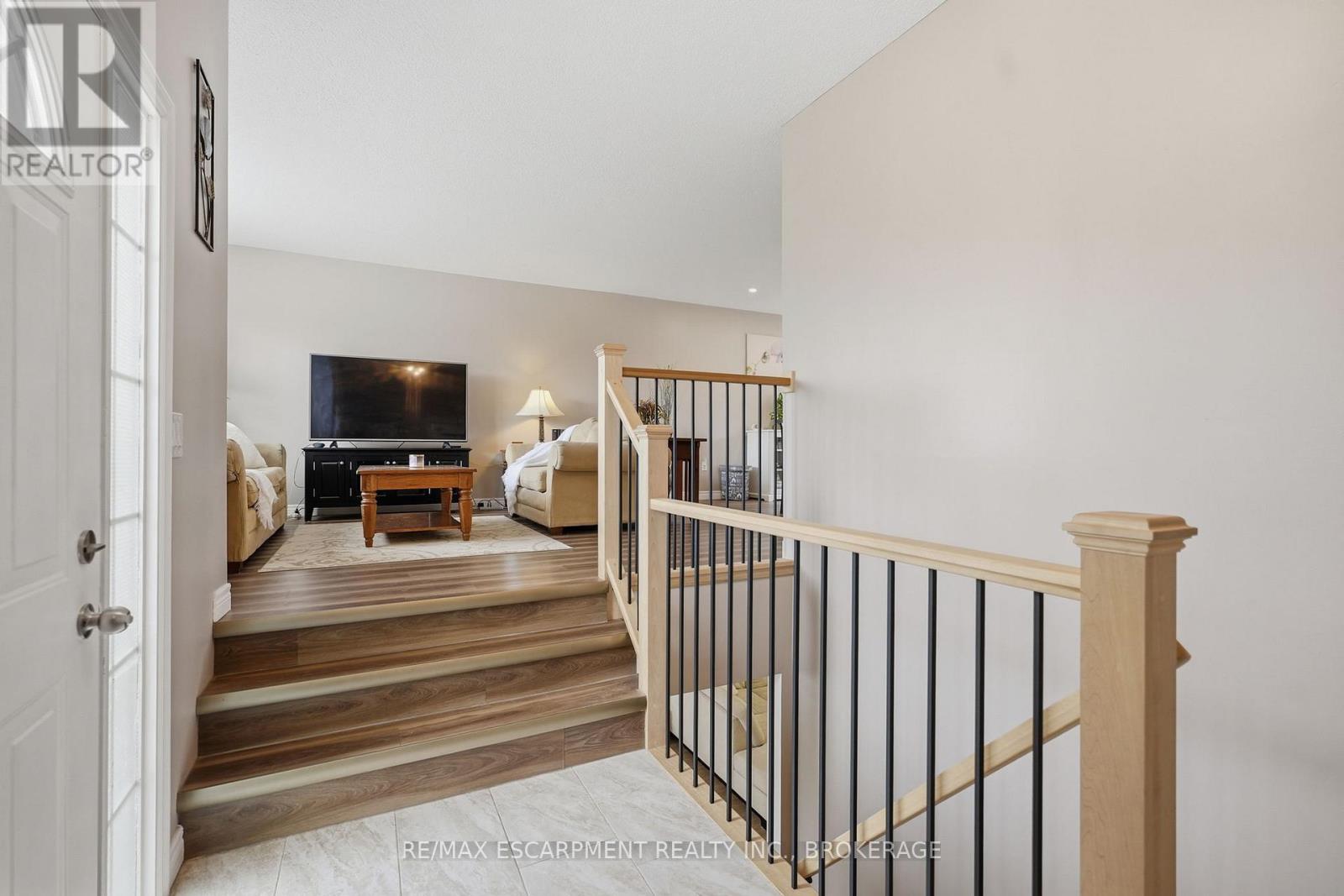 3148 Jewell Avenue, Fort Erie, Ontario  L0S 1N0 - Photo 3 - X12981210