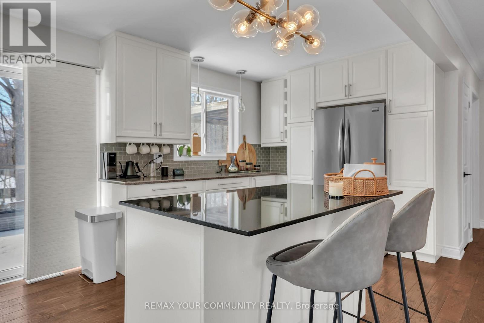 92 Sandringham Drive, Barrie, Ontario  L4M 7J5 - Photo 15 - S12981212