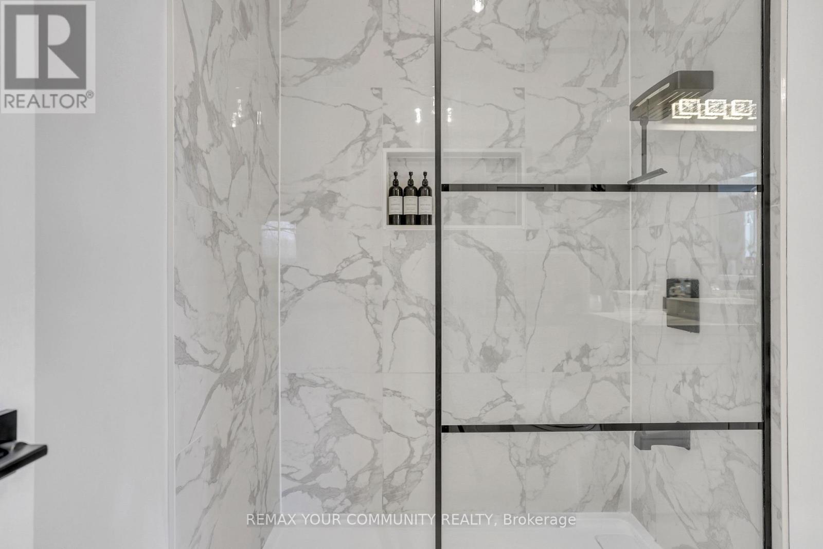 92 Sandringham Drive, Barrie, Ontario  L4M 7J5 - Photo 18 - S12981212