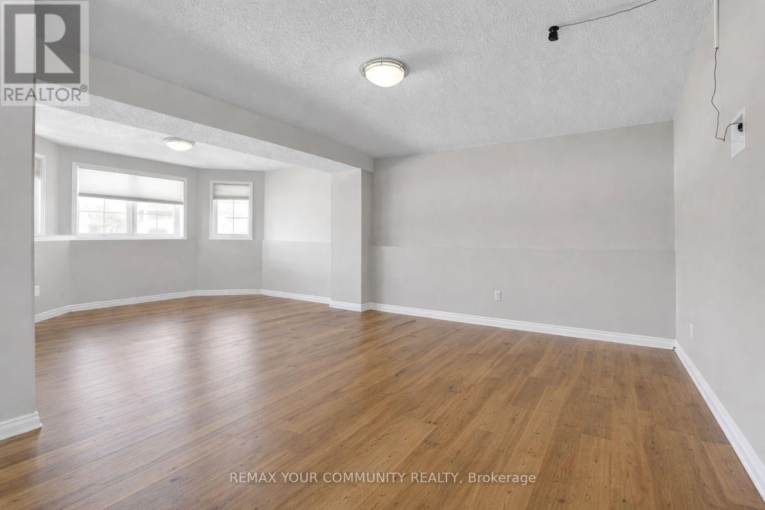 92 Sandringham Drive, Barrie, Ontario  L4M 7J5 - Photo 27 - S12981212