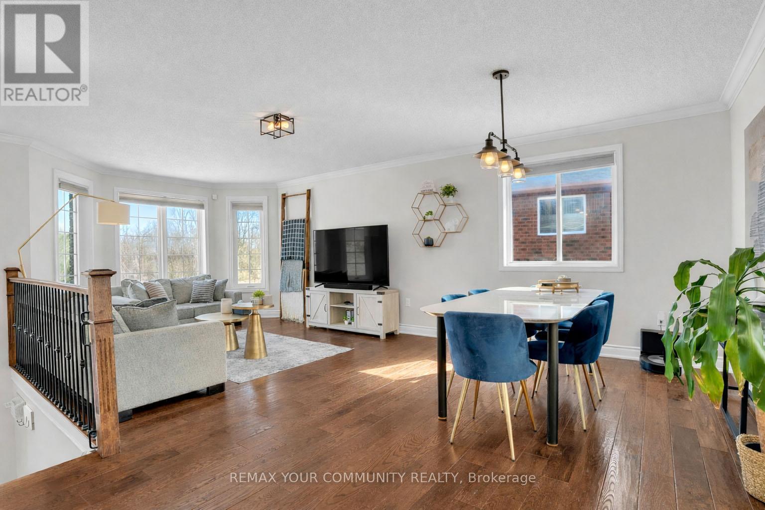 92 Sandringham Drive, Barrie, Ontario  L4M 7J5 - Photo 6 - S12981212