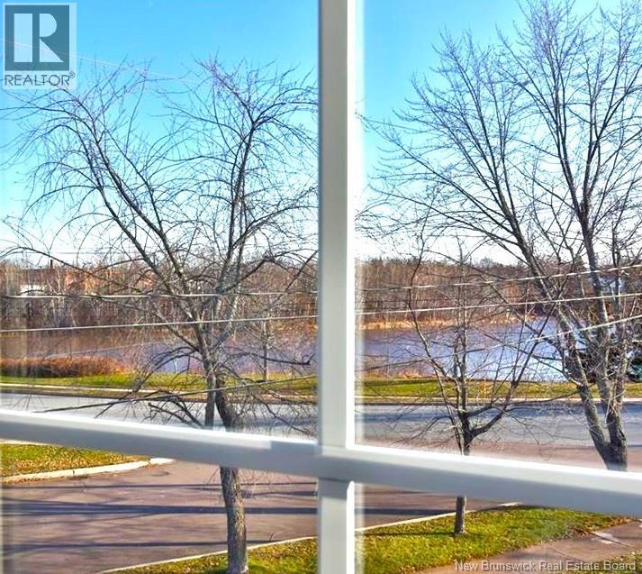 330 Westmount Boulevard, Moncton, New Brunswick  E1E 1V6 - Photo 4 - NB134266