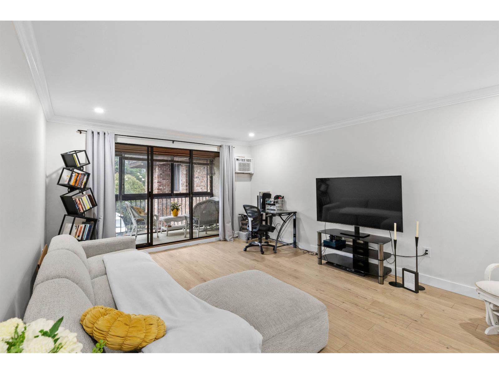 204 32175 Old Yale Road, Abbotsford, British Columbia  V2T 2C8 - Photo 11 - R3109215