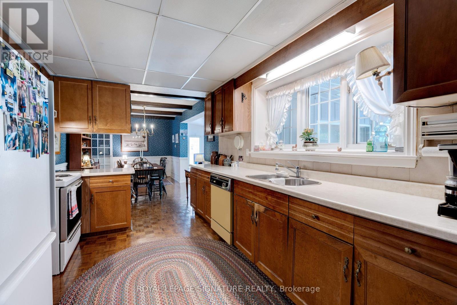 332 Coral Terrace, Oakville, Ontario  L6J 4C4 - Photo 15 - W12981162