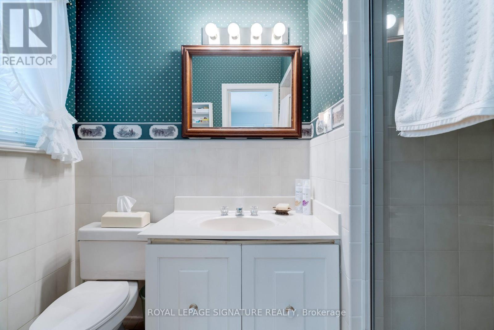 332 Coral Terrace, Oakville, Ontario  L6J 4C4 - Photo 18 - W12981162