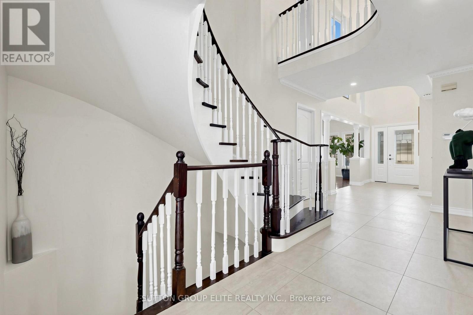 2768 Peacock Drive, Mississauga, Ontario  L5M 5R5 - Photo 18 - W12981186