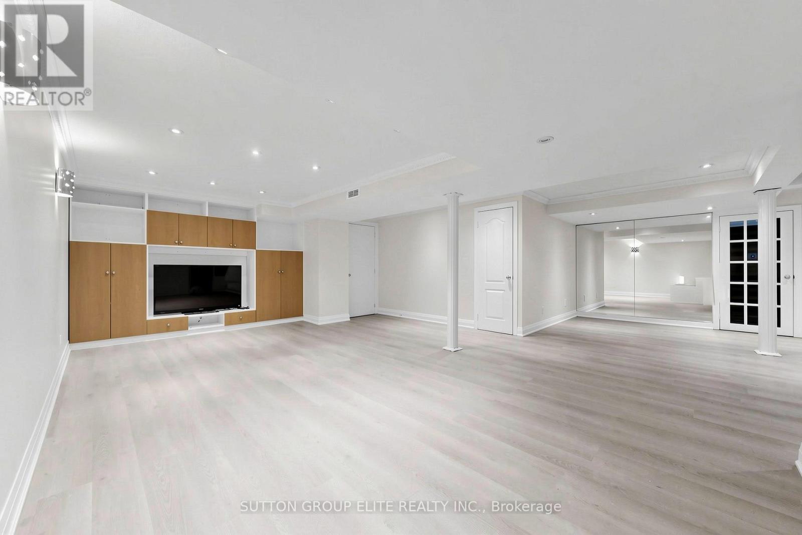 2768 Peacock Drive, Mississauga, Ontario  L5M 5R5 - Photo 32 - W12981186