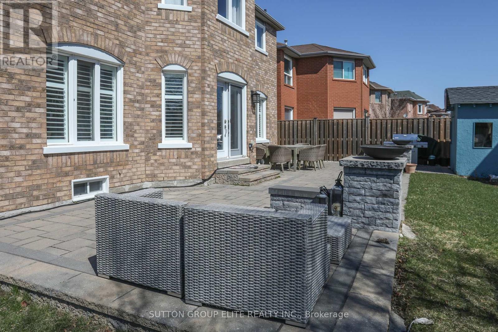 2768 Peacock Drive, Mississauga, Ontario  L5M 5R5 - Photo 37 - W12981186