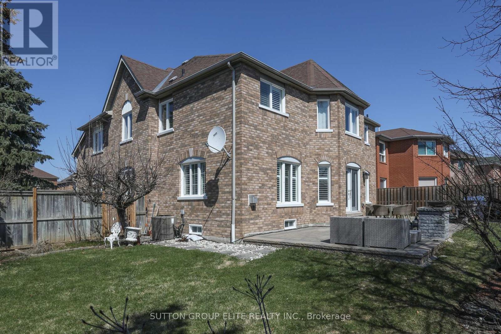 2768 Peacock Drive, Mississauga, Ontario  L5M 5R5 - Photo 38 - W12981186