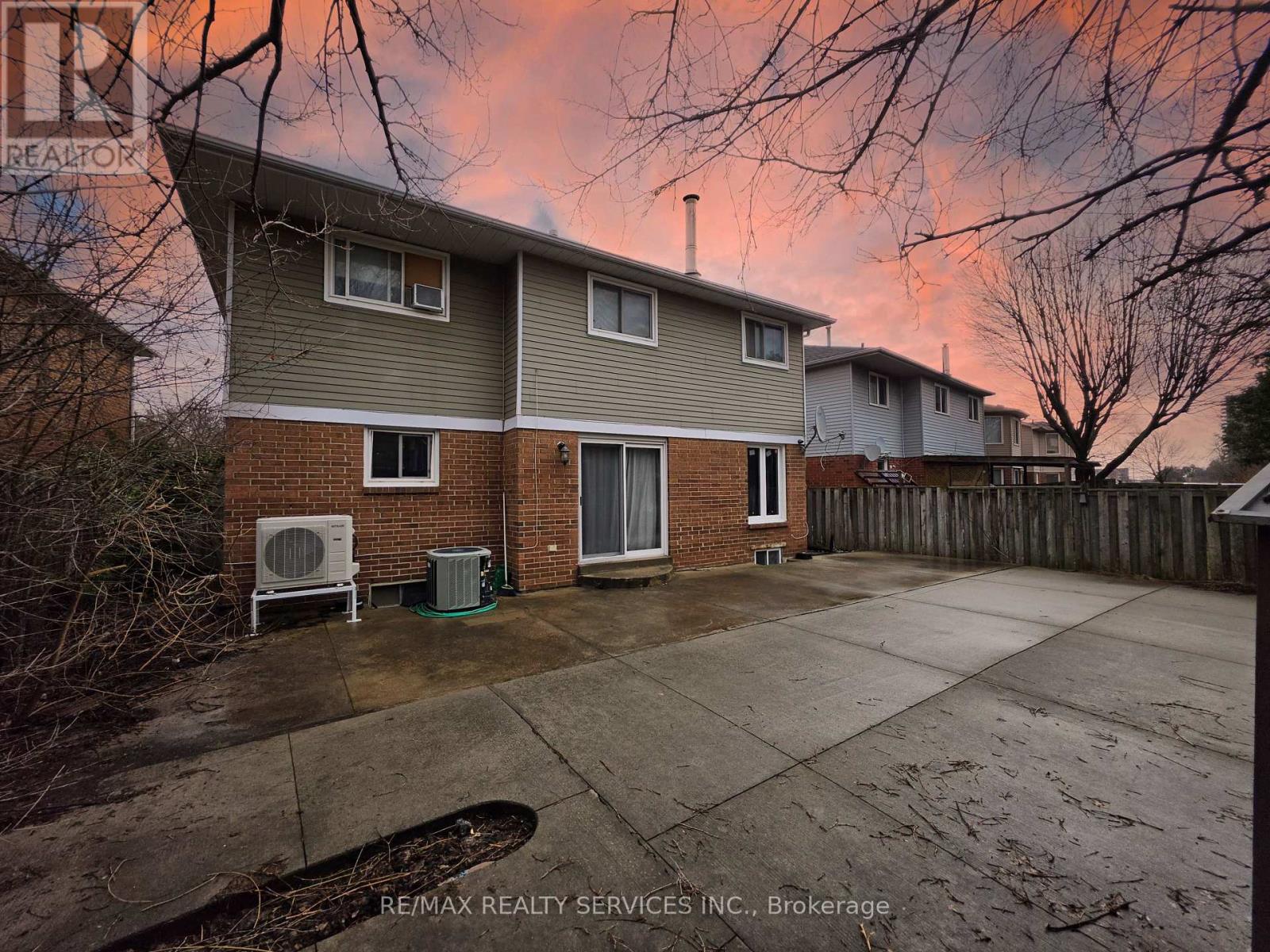 377 Mill Street S, Brampton, Ontario  L6Y 3H6 - Photo 6 - W12981296