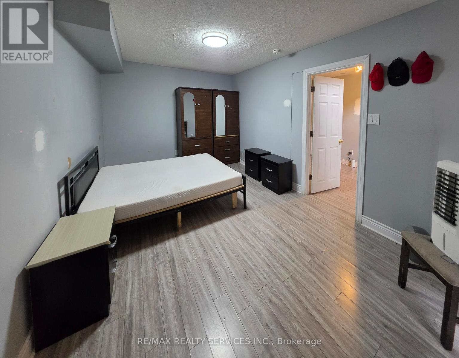 377 Mill Street S, Brampton, Ontario  L6Y 3H6 - Photo 8 - W12981296