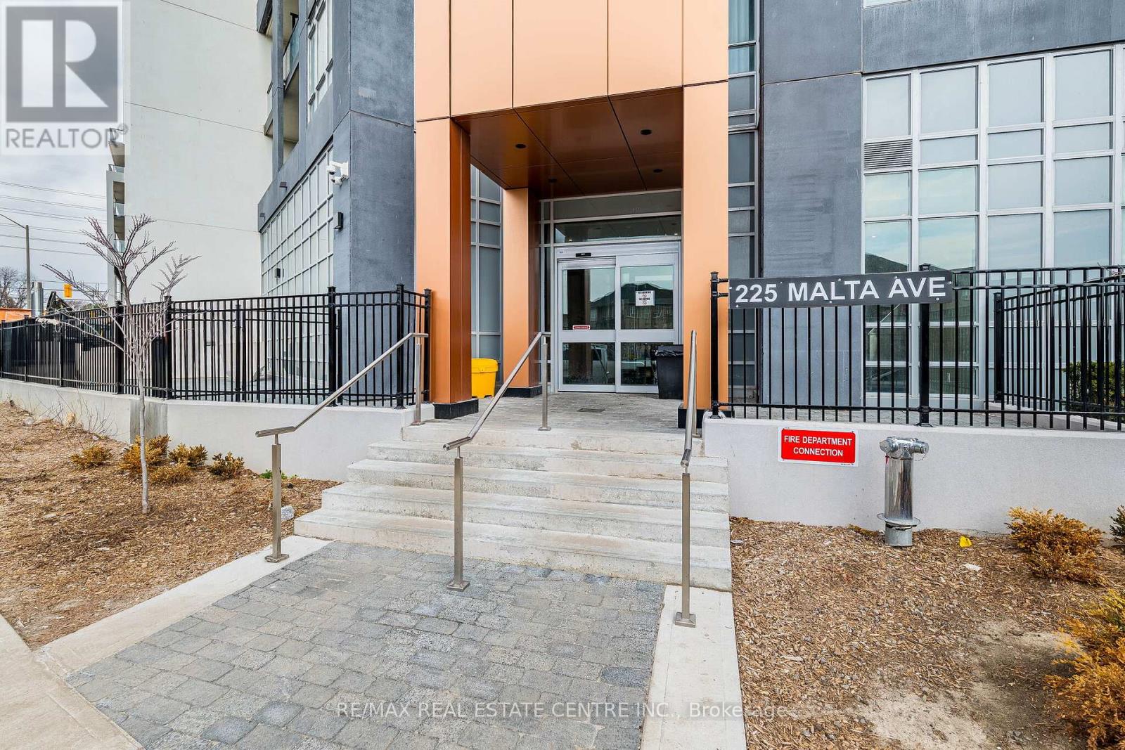 210 - 225 Malta Avenue, Brampton, Ontario  L6Y 4M5 - Photo 2 - W12981304