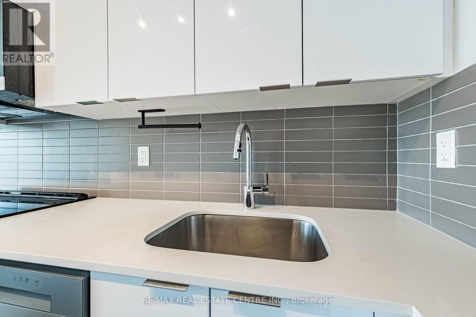 210 - 225 Malta Avenue, Brampton, Ontario  L6Y 4M5 - Photo 25 - W12981304