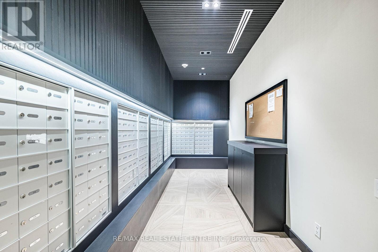 210 - 225 Malta Avenue, Brampton, Ontario  L6Y 4M5 - Photo 8 - W12981304