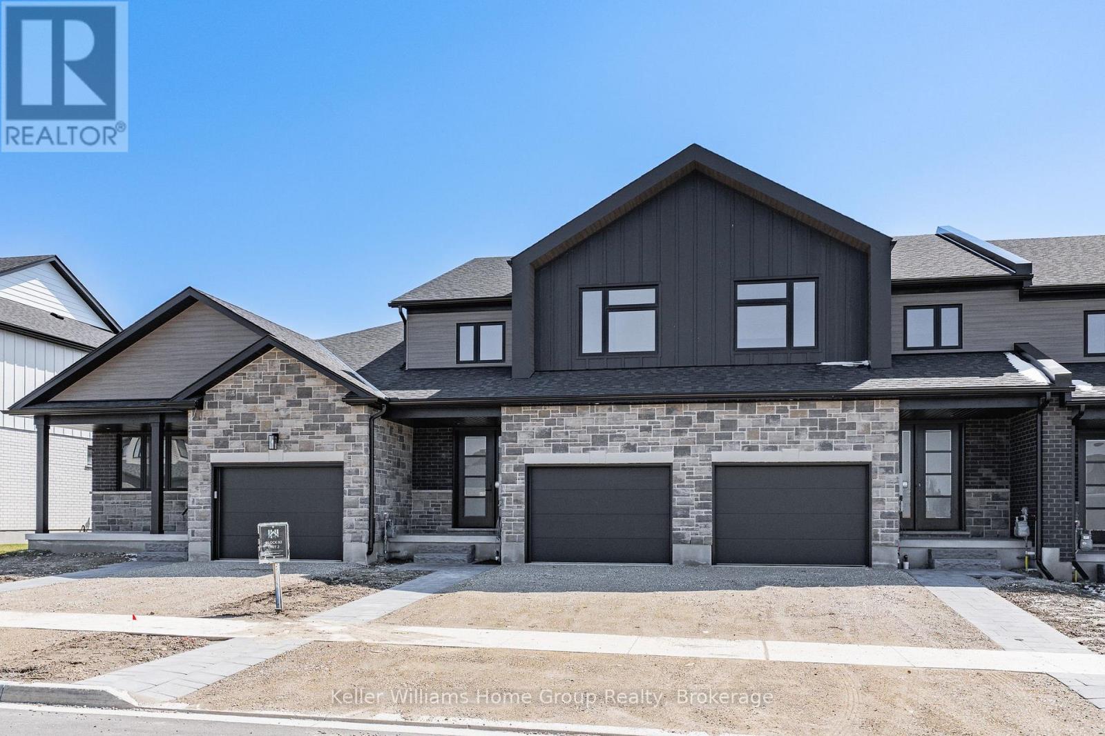 31 Halls Drive, Centre Wellington, Ontario  N0B 1S0 - Photo 2 - X12084272