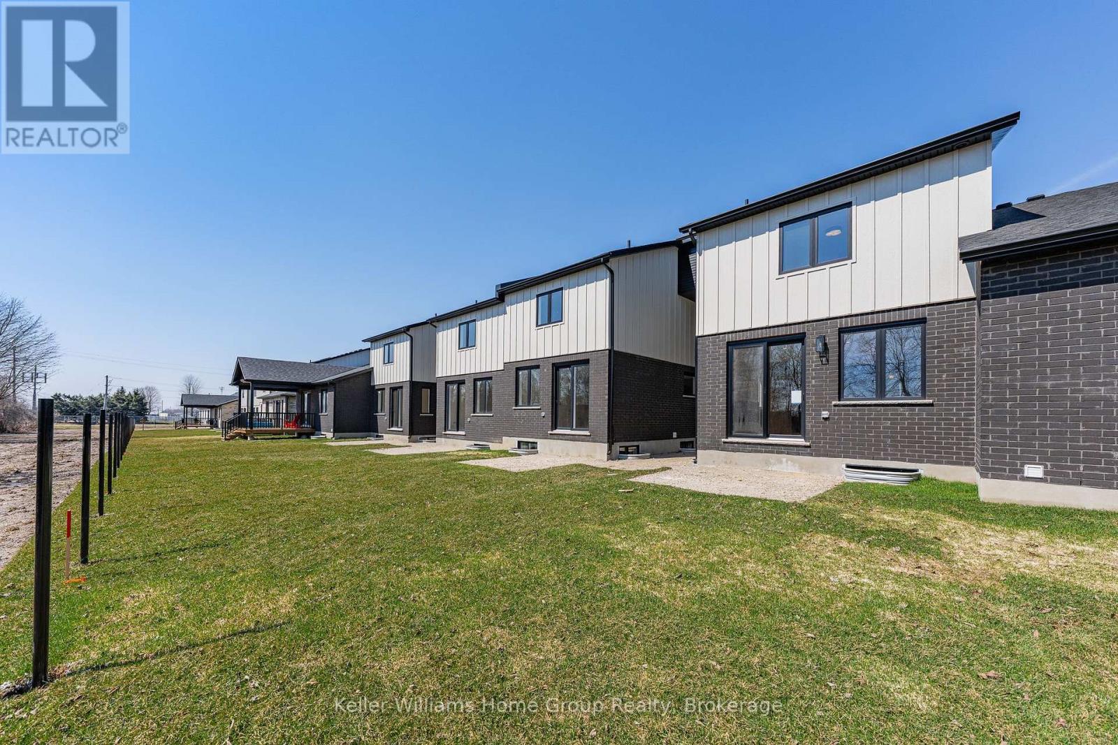 31 Halls Drive, Centre Wellington, Ontario  N0B 1S0 - Photo 46 - X12084272