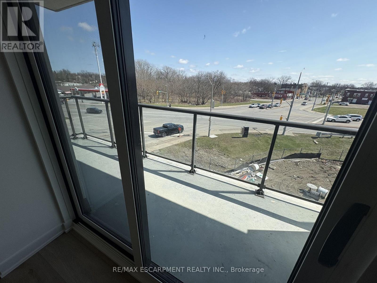 307 - 33 Erie Avenue, Brantford, Ontario  N3S 2E7 - Photo 4 - X12981240