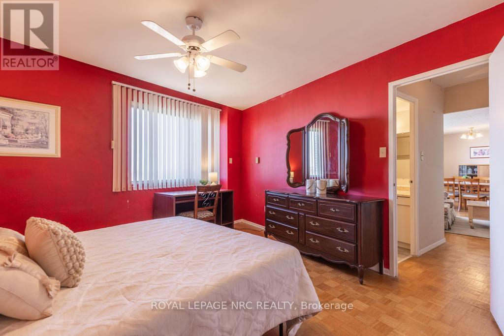 1205 - 15 Towering Heights, St. Catharines, Ontario  L2T 3G7 - Photo 17 - X12981246