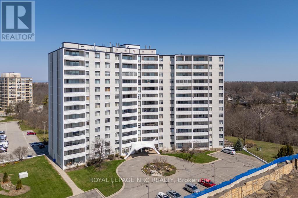 1205 - 15 Towering Heights, St. Catharines, Ontario  L2T 3G7 - Photo 2 - X12981246