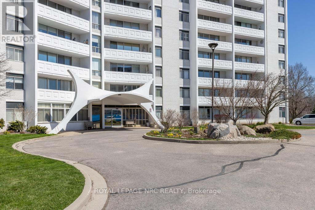 1205 - 15 Towering Heights, St. Catharines, Ontario  L2T 3G7 - Photo 3 - X12981246