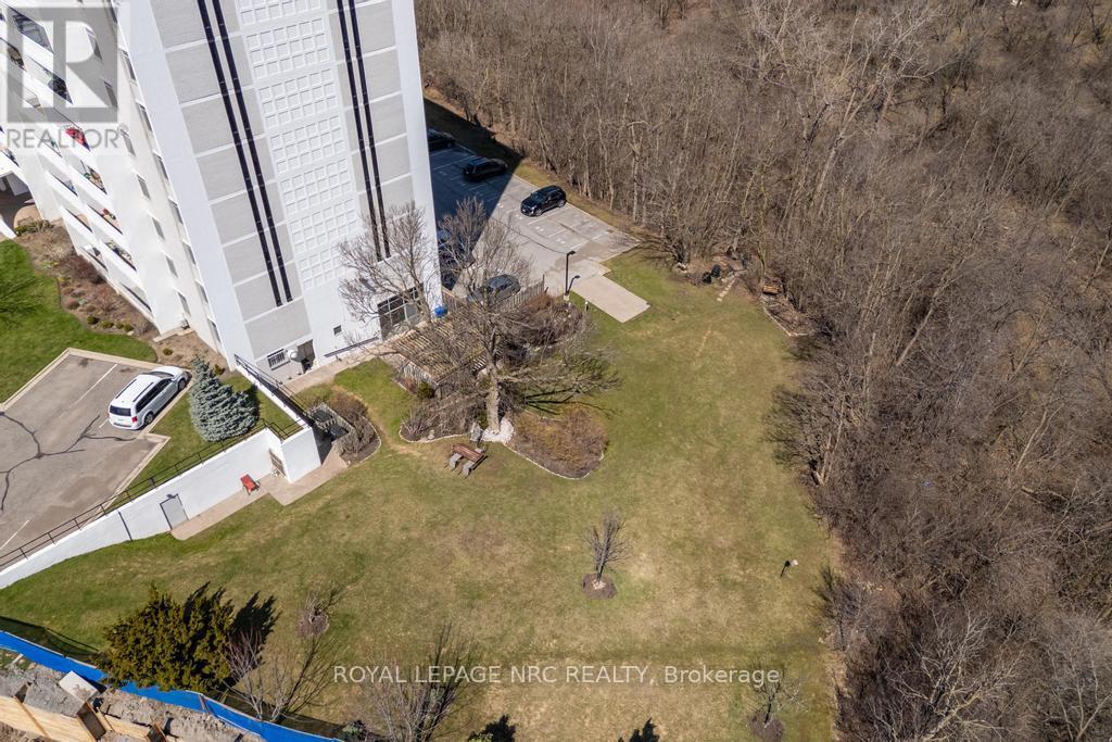 1205 - 15 Towering Heights, St. Catharines, Ontario  L2T 3G7 - Photo 7 - X12981246