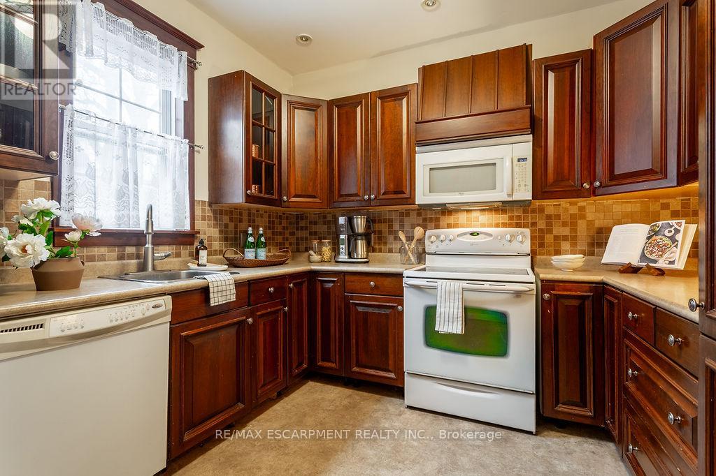 270 Beach Boulevard, Hamilton, Ontario  L8H 6W1 - Photo 18 - X12981248