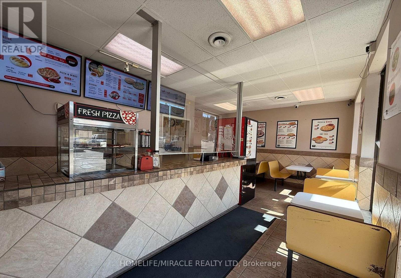 33 Colborne Street S, Norfolk, Ontario  N3Y 4H2 - Photo 2 - X12981266