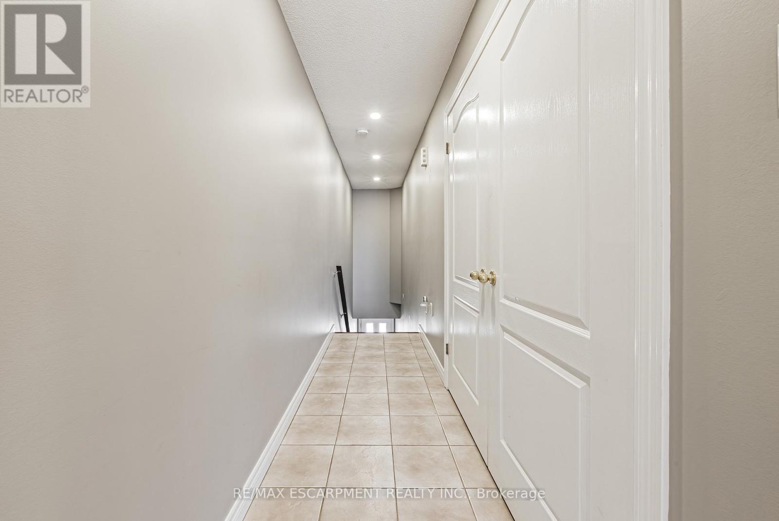 14 - 2 Harbour Drive, Hamilton, Ontario  L8E 6B1 - Photo 22 - X12981290