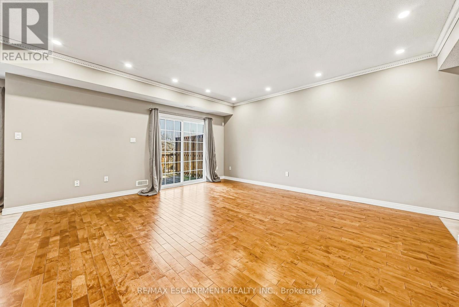 14 - 2 Harbour Drive, Hamilton, Ontario  L8E 6B1 - Photo 6 - X12981290