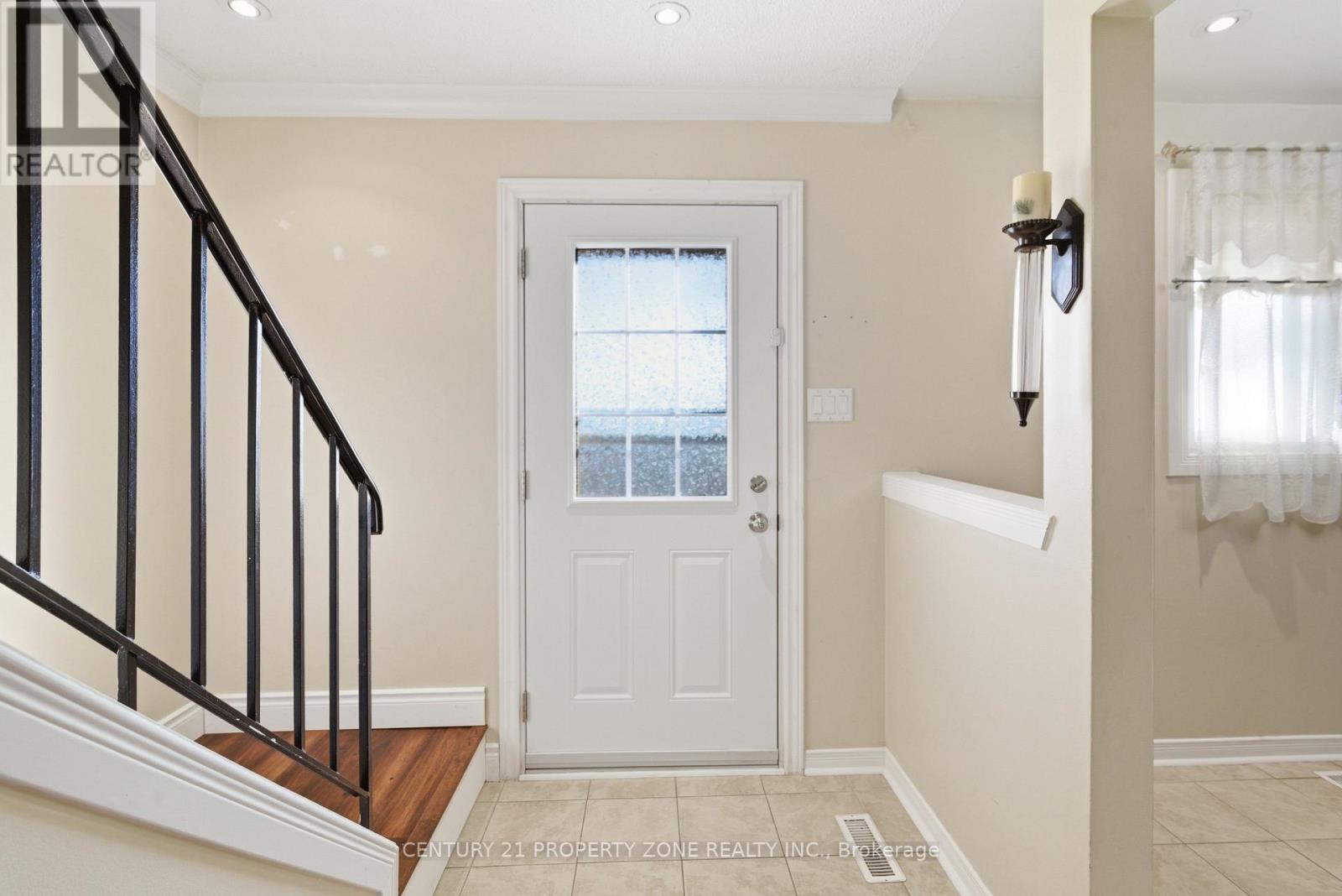 39 - 45 Hansen Road N, Brampton, Ontario  L6V 3C5 - Photo 3 - W12978948