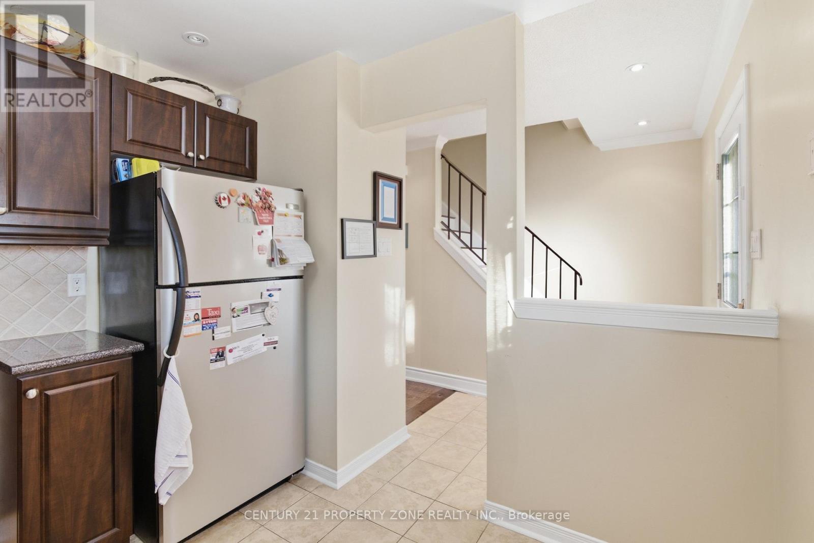 39 - 45 Hansen Road N, Brampton, Ontario  L6V 3C5 - Photo 6 - W12978948