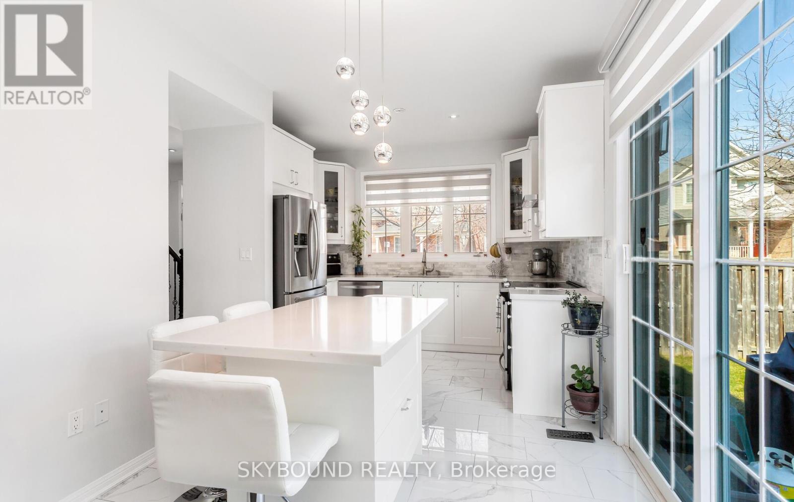 308 Mcdougall Cross, Milton, Ontario  L9T 0N6 - Photo 13 - W12980834