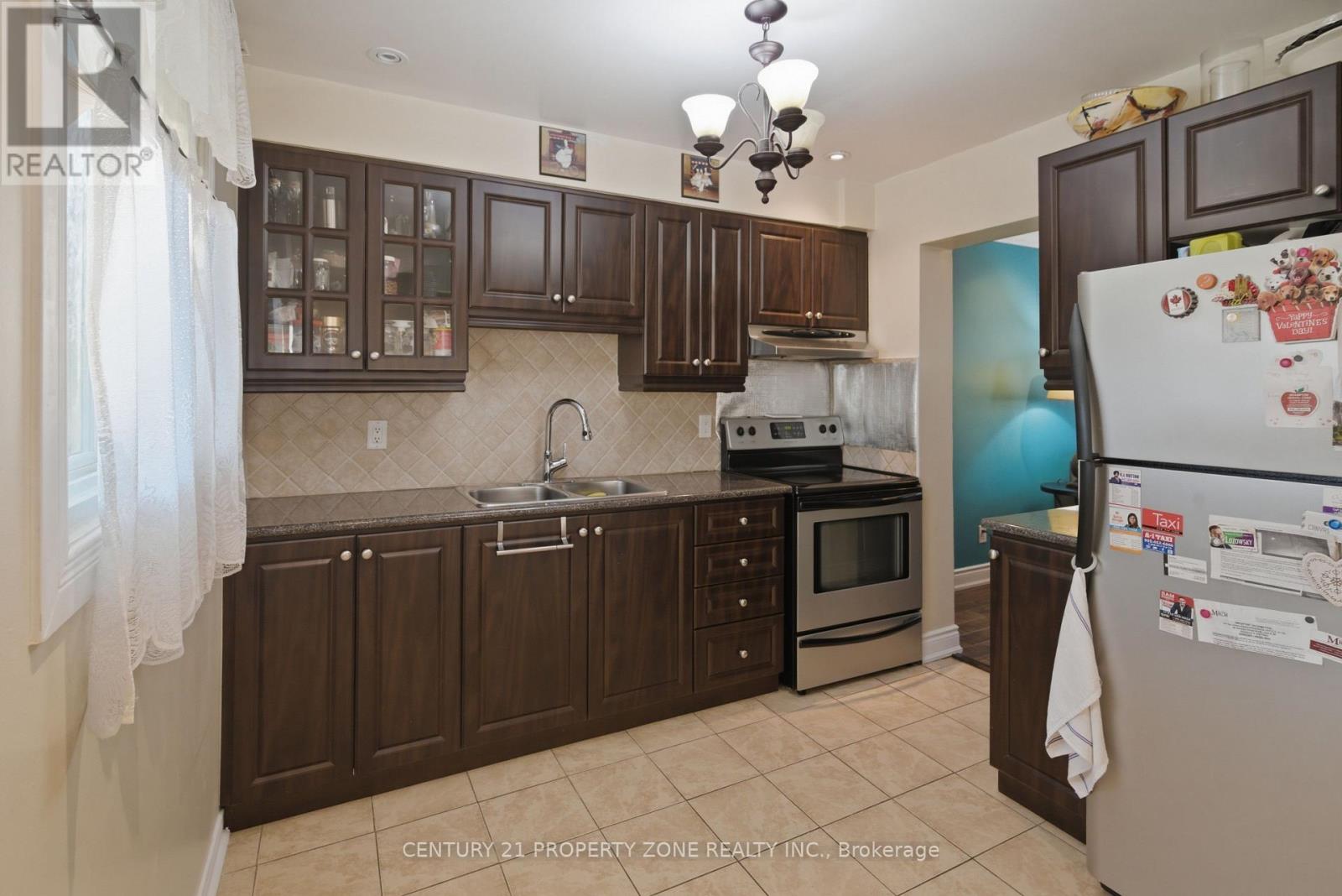 39 - 45 Hansen Road N, Brampton, Ontario  L6V 3C5 - Photo 7 - W12978948