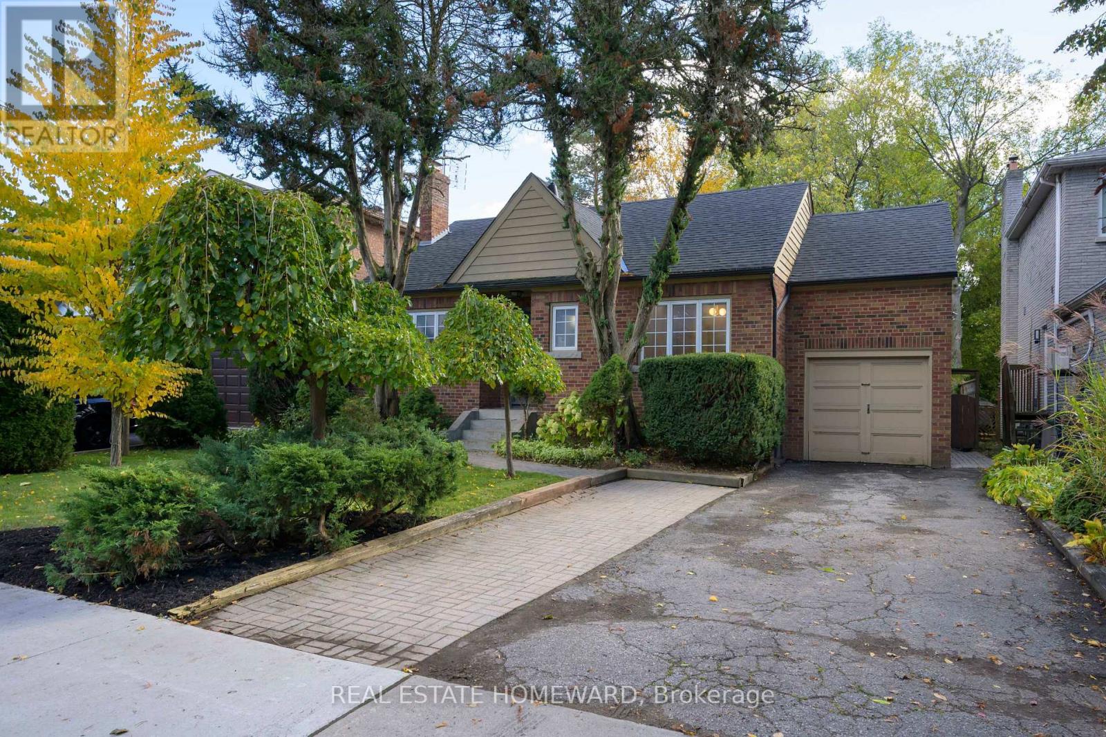 59 PARKVIEW HILL CRESCENT, Toronto, Ontario