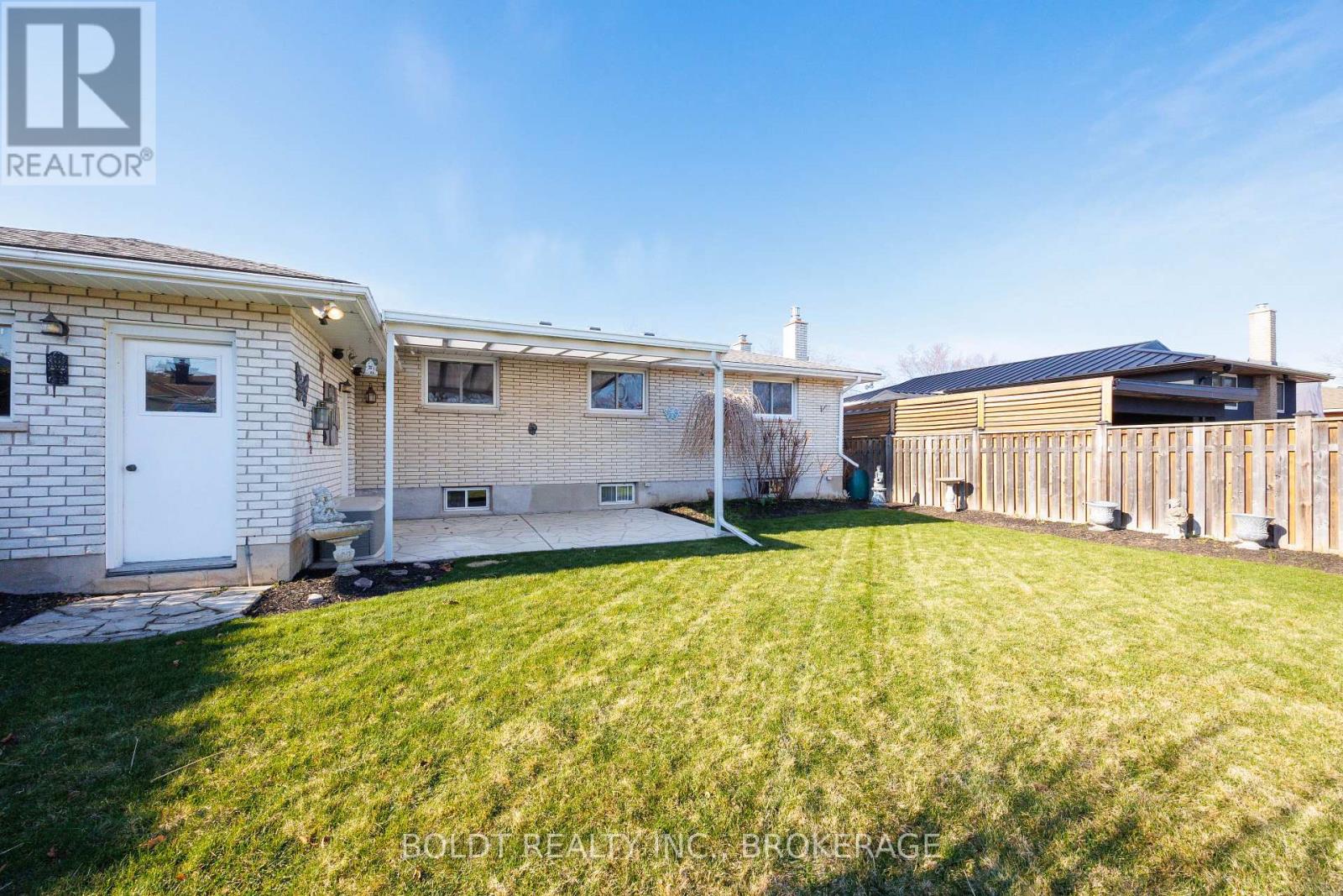 15 Nottingham Court, St. Catharines (Lakeshore), Ontario  L2M 1L6 - Photo 24 - X12793410