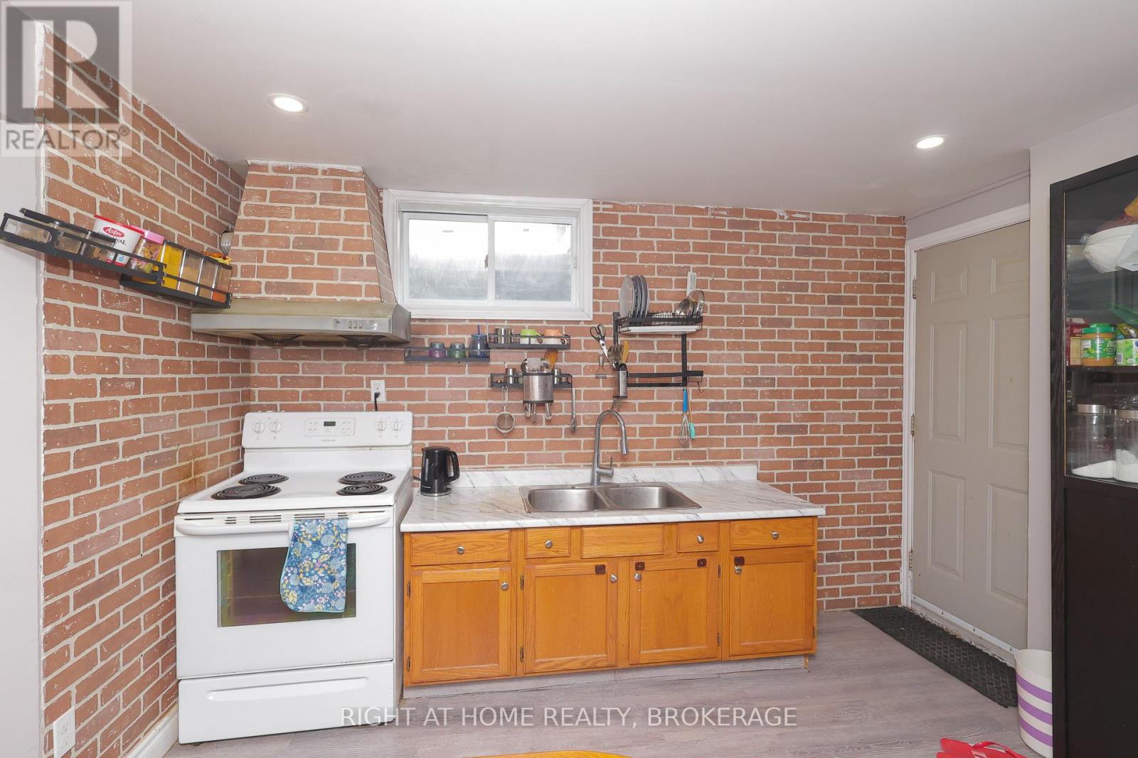 7698 Mulhern Street, Niagara Falls, Ontario  L2H 1B5 - Photo 18 - X12980262