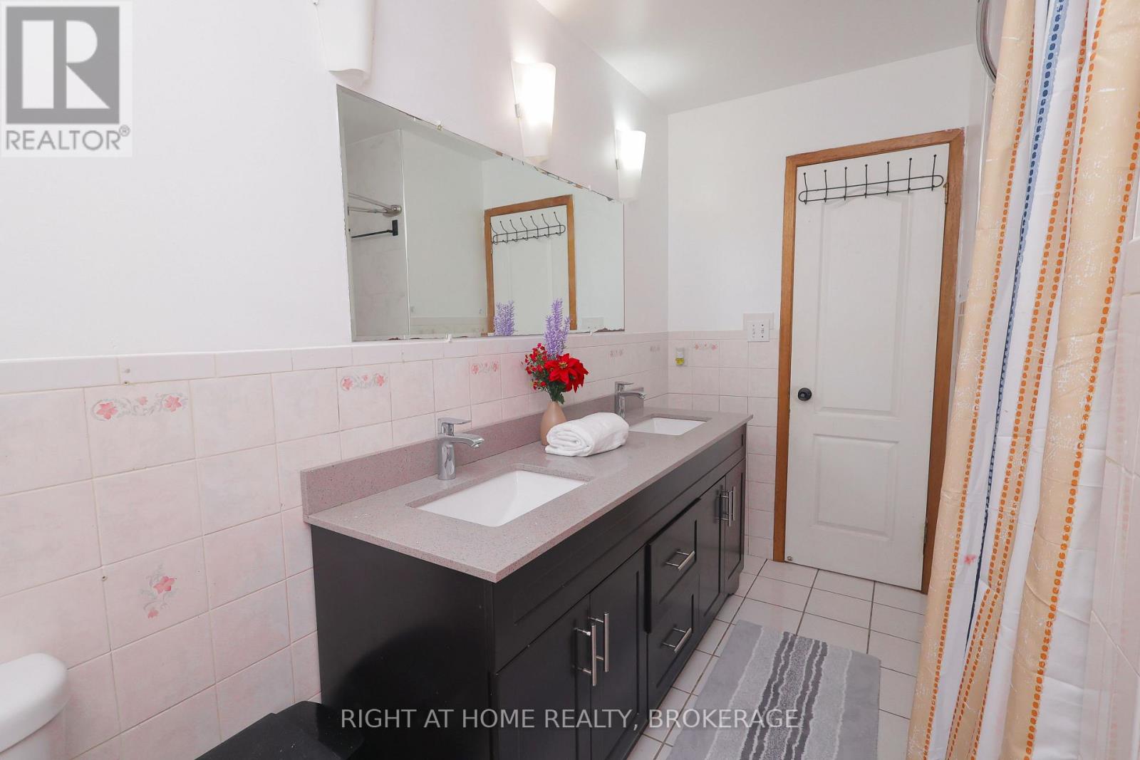 7698 Mulhern Street, Niagara Falls, Ontario  L2H 1B5 - Photo 10 - X12980262