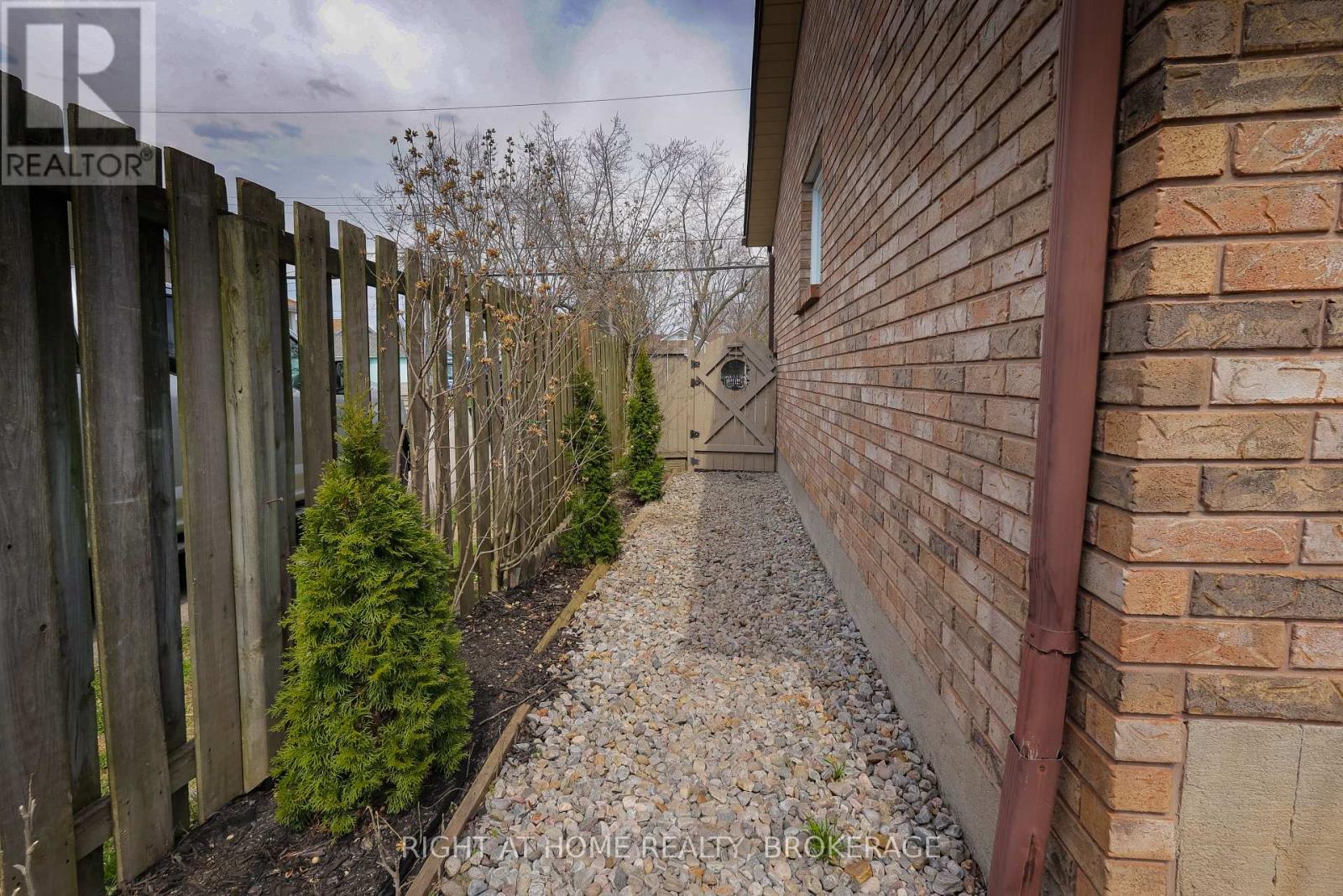 7698 Mulhern Street, Niagara Falls, Ontario  L2H 1B5 - Photo 23 - X12980262