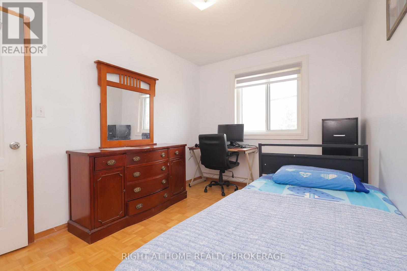 7698 Mulhern Street, Niagara Falls, Ontario  L2H 1B5 - Photo 8 - X12980262