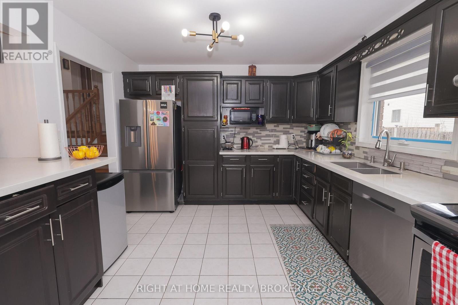 7698 Mulhern Street, Niagara Falls, Ontario  L2H 1B5 - Photo 5 - X12980262