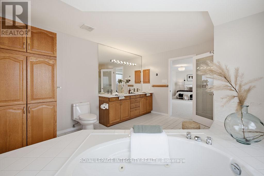 50 Rosenfeld Crescent, Ottawa, Ontario  K2K 2L2 - Photo 36 - X12905988