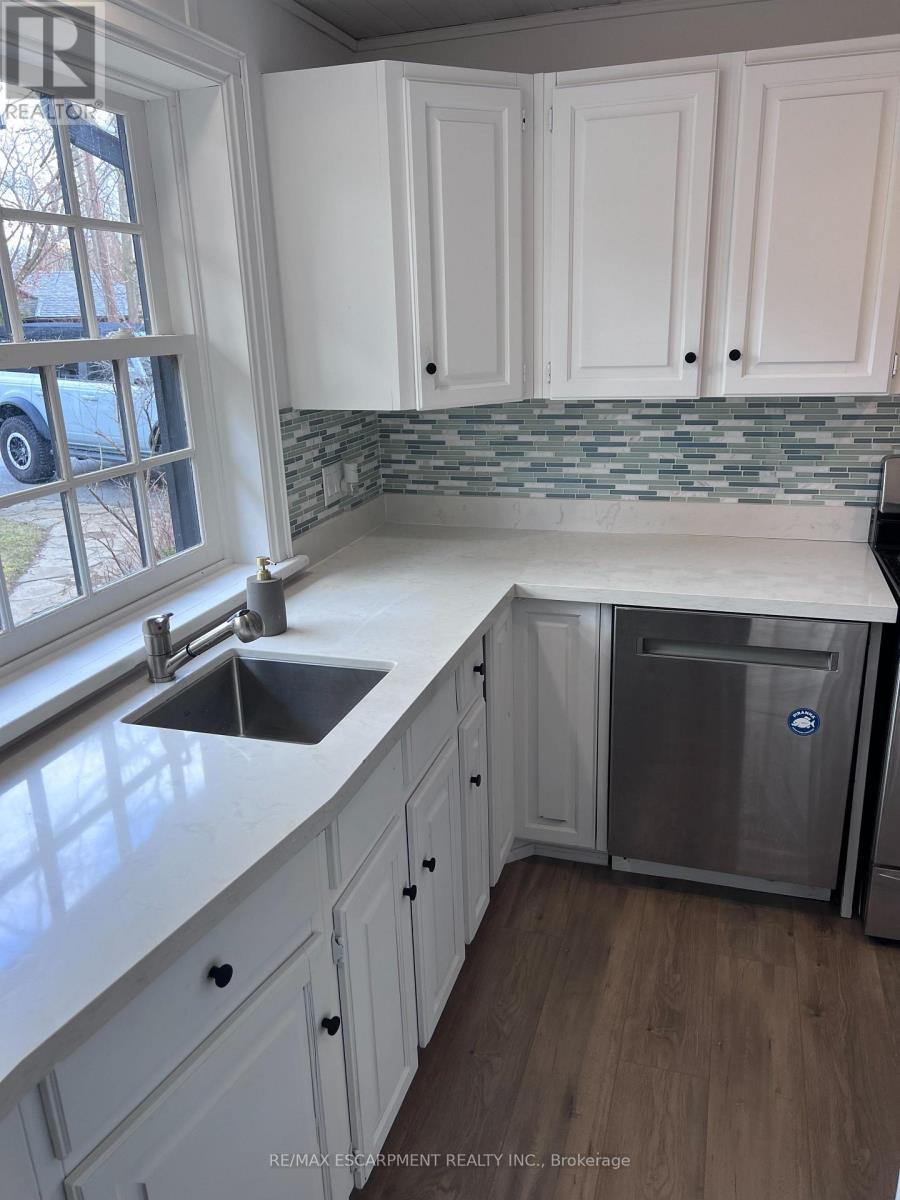 804 Shadeland Avenue, Burlington, Ontario  L7T 2M1 - Photo 12 - W12977344